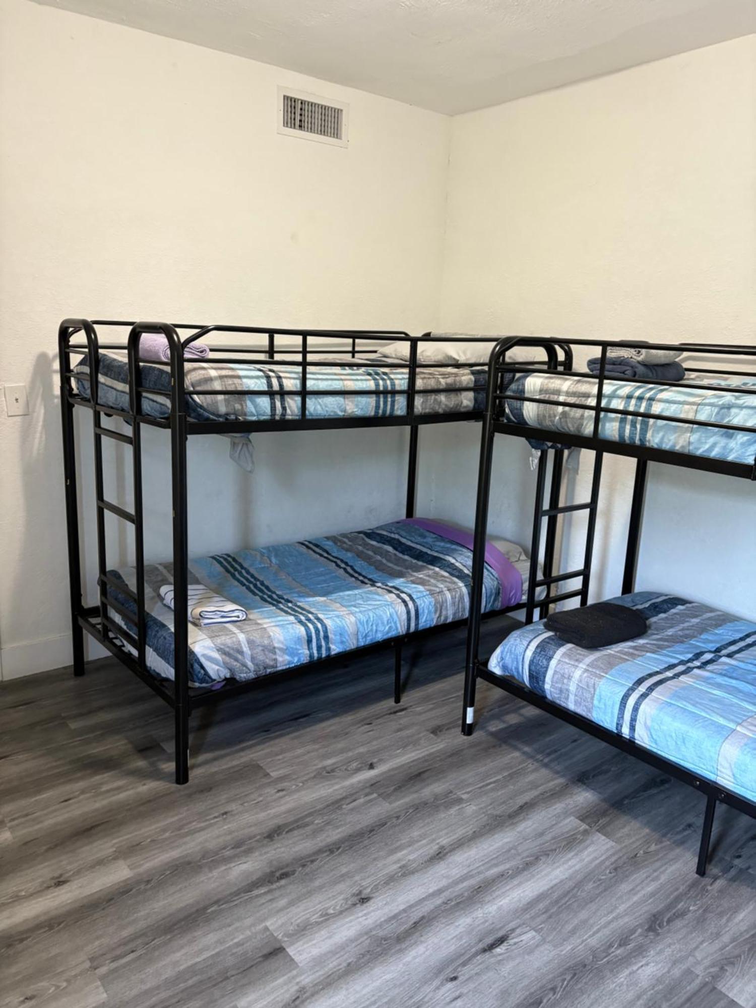 Coliving Shared House For Professionals Albergue